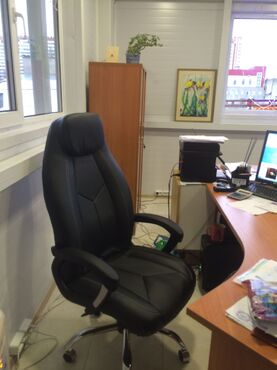 Кресло «Босс люкс» (Boss lux) (Искусственная чёрная кожа + Искусственная коричневая перфорированная кожа) в Санкт-Петербурге фото покупателя №1